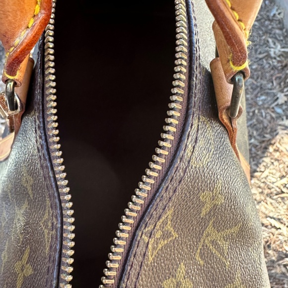 Authentic Unisex Louis Vuitton KEEPALL 45 in great condition - Picture 5 of 17